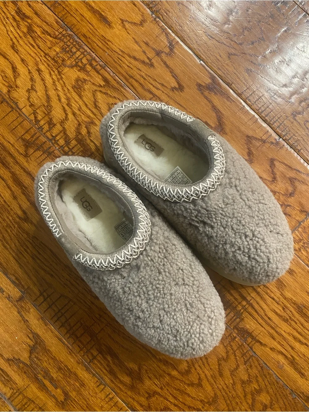 UGG Women's Maxi Curly Tazz Platform Gray Slippers Shoes size 7